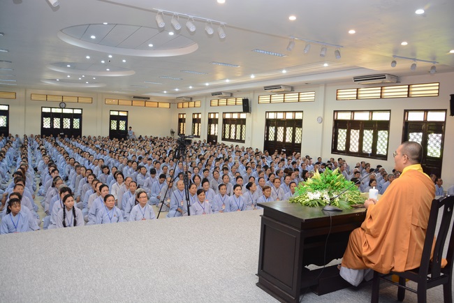 “HOW TO TAKE THE RIGHT PRAYING IN BUDDHISM” Dharma Talk in the 89th Seven-Day Retreat